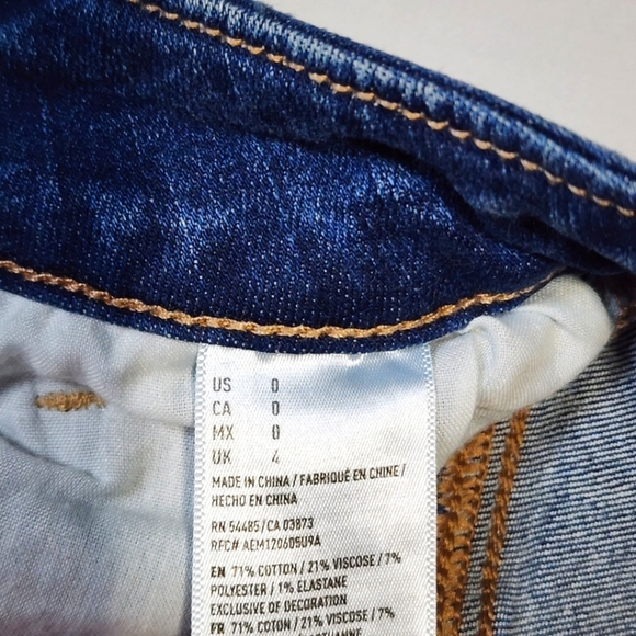 American Eagle Next Level Stretch X Hi-Rise Shortie Size 0 Dark Blue Distressed - Picture 5 of 5